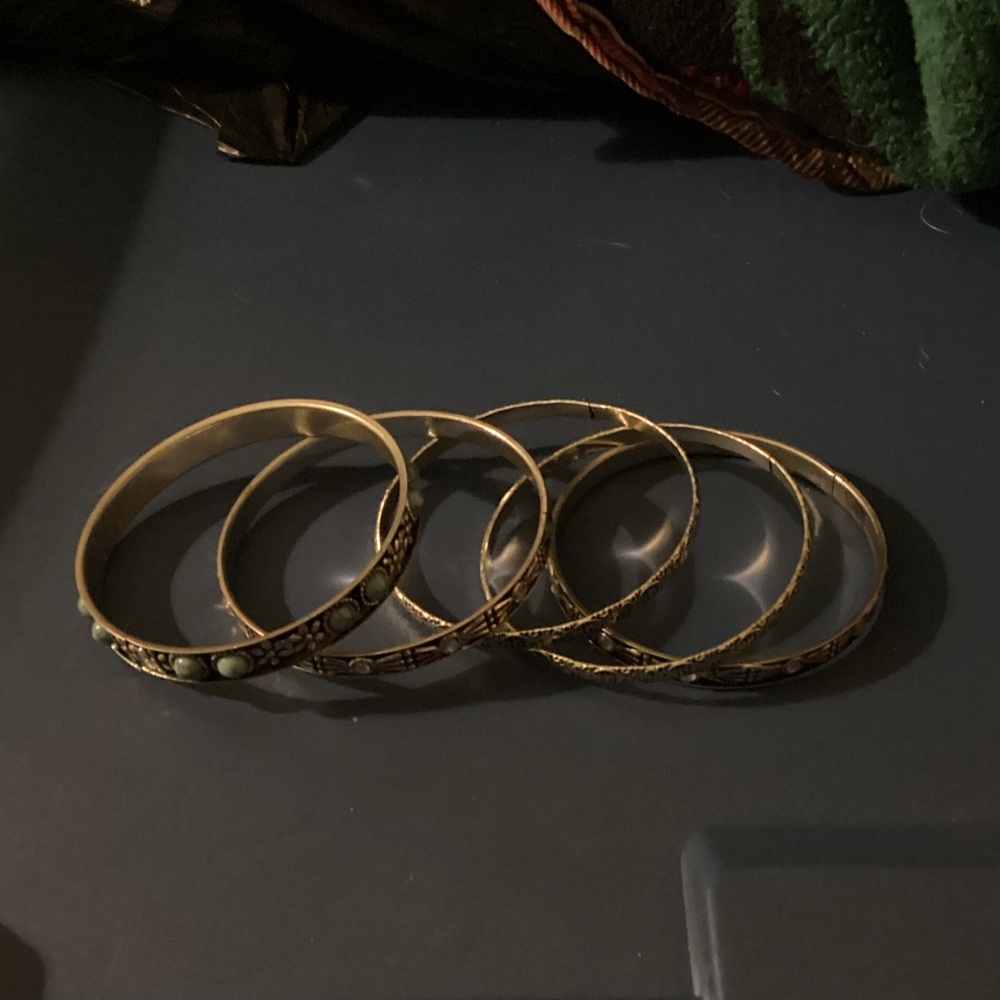 Chic Silver Bangle Bracelet Set